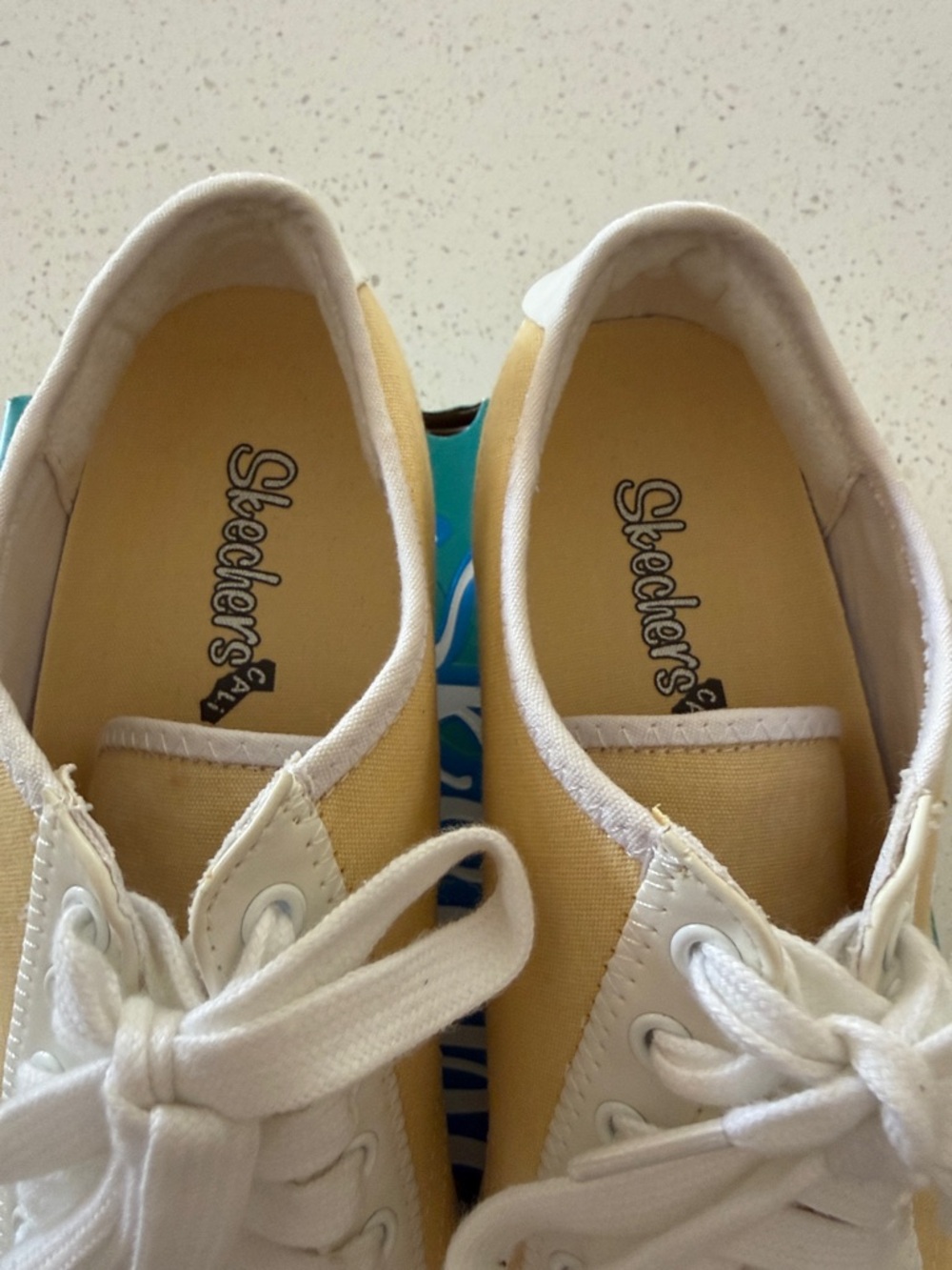 Skechers Cali yellow wedged shoes size 10 - Picture 4 of 6
